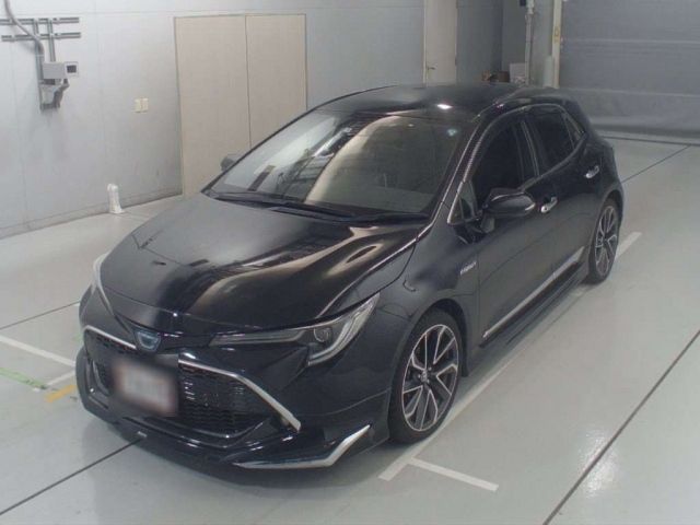 30077 Toyota Corolla sport ZWE211H 2019 г. (CAA Chubu)